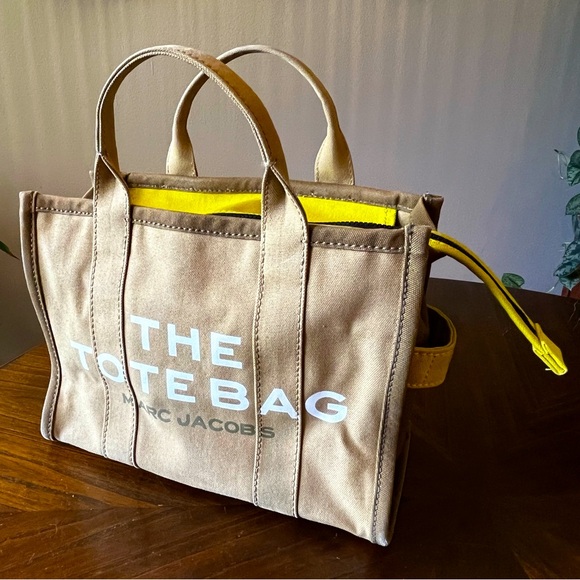 Marc Jacobs The Tote Bag - Picture 2 of 16